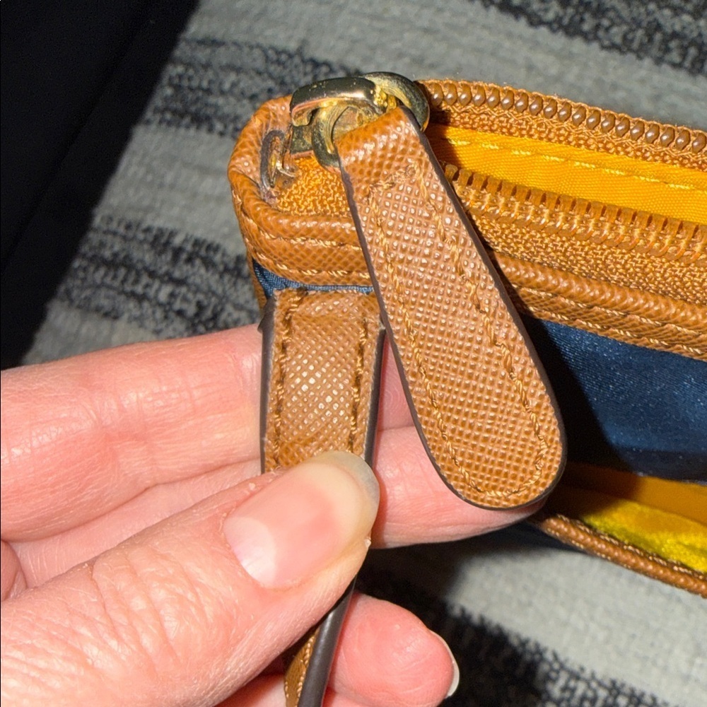 Michael Kors blue & tan nylon & leather crossbody compact travel pockets purse - Picture 8 of 13